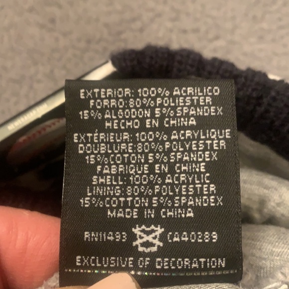 NWT New Era NY a Yankee Beanie with POMPOM - Picture 6 of 6